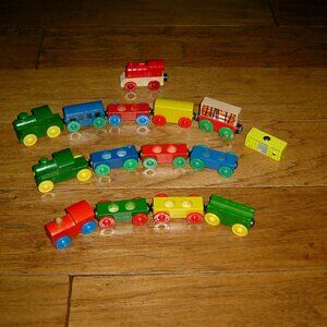 Wooden Train Magnetic Lot of Train Cars, Unbranded